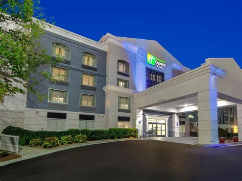 Holiday Inn Express Murfreesboro Central